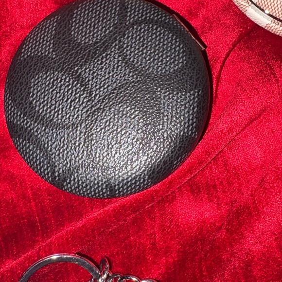 Unbranded Compact Mirror Keychains - Picture 5 of 6